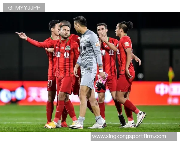 理查兹半场表现抢眼5中3斩获7分助攻1次正负值高达16分 理查兹半场表现抢眼5中3斩获7分助攻1次正负值高达16分