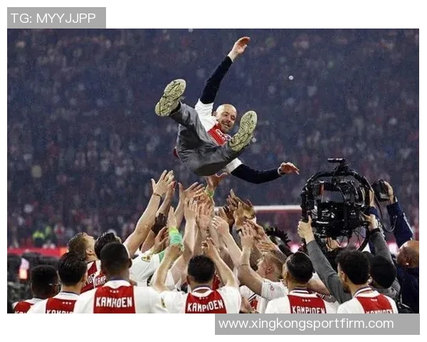 滕哈赫谨慎应对药厂解雇危机不太可能重返阿贾克斯 滕哈赫谨慎应对药厂解雇危机不太可能重返阿贾克斯