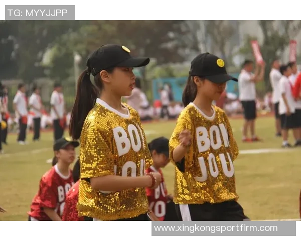 直播吧公益活动走进成都校园杨晨徐亮携手共筑体育梦想