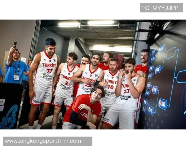 申京谈比赛表现强调团队合作的重要性与队友的支持