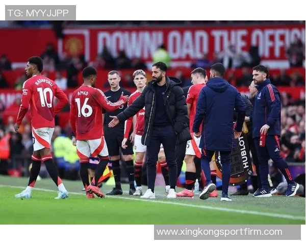 齐尔克泽希望留在曼联争取位置球队暂无出售计划