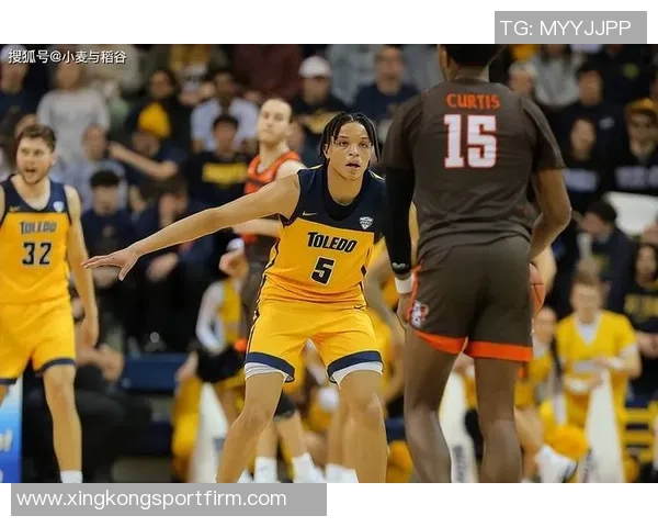 罗林斯火力全开11投8中三分球完美4投4中砍下25分助攻与抢断双双上双